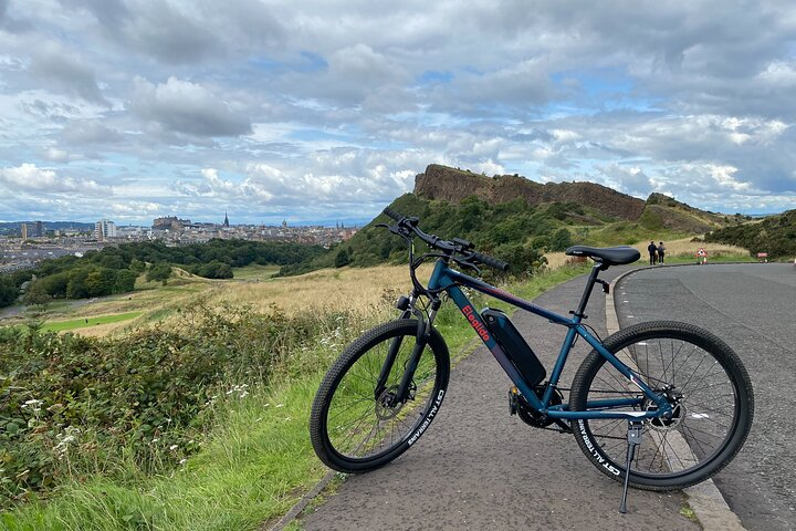 Stunning Edinburgh E-bike Tour max 10 people small group - Photo 1 of 6